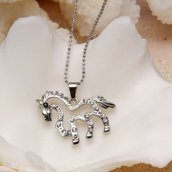 Charming Horse Shaped Pendant Necklace